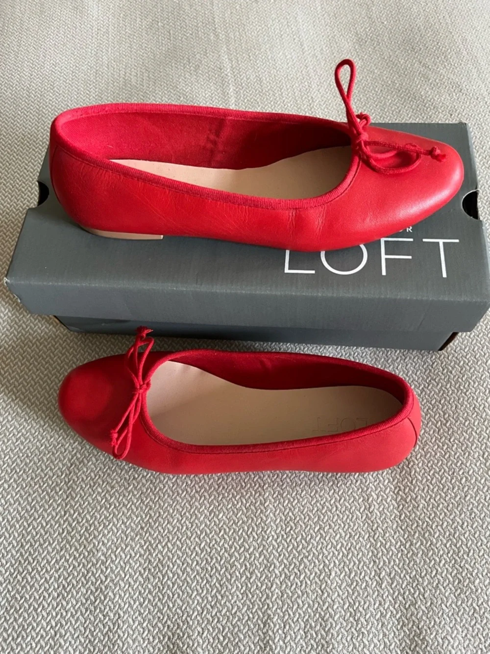 Loft Women's Rapture Red Leather Ballet Flats Size 8M - Picture 2 of 9